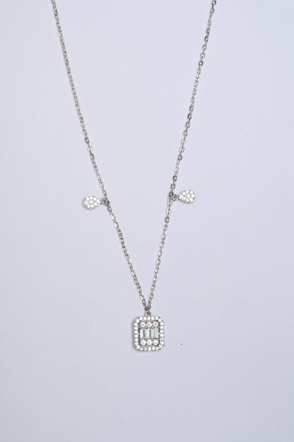 Dropping Square Necklace With Press Chain